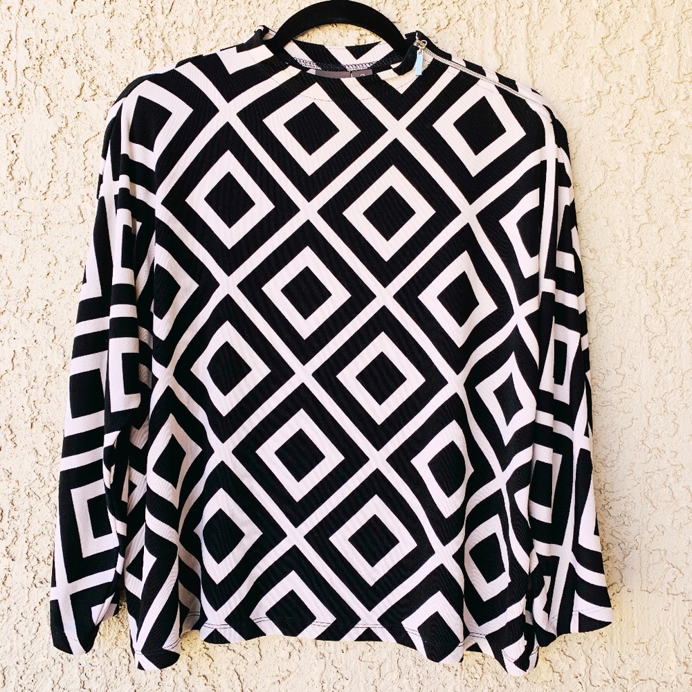 Chico's Travelers Diamond Print Top Womens 2/Large Black White Abstract Slinky